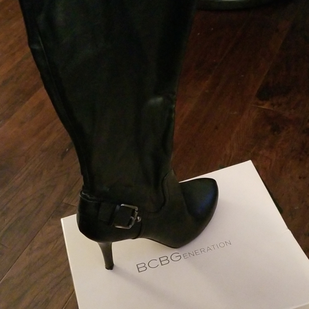 Boots - Picture 3 of 4